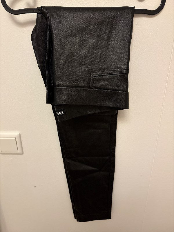 Pleðurbuxur zara