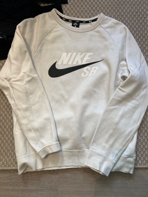 nike hv peysa