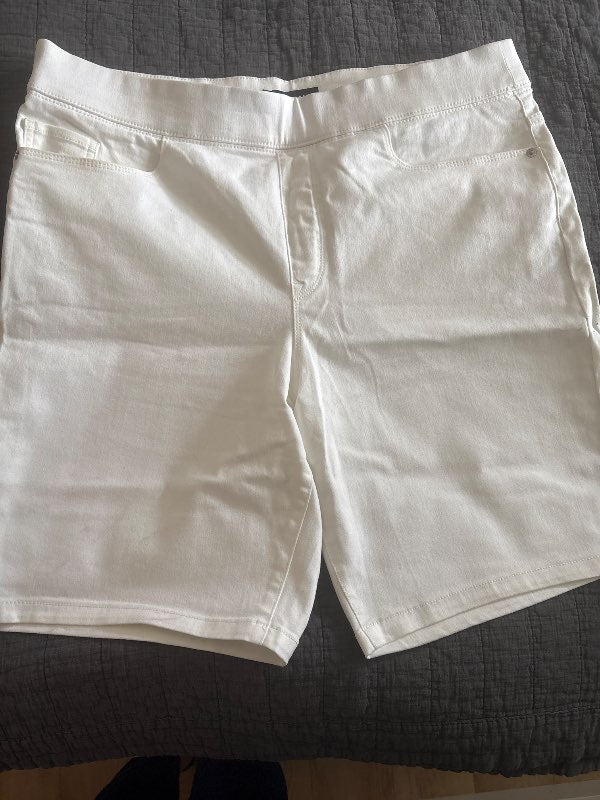 DKNY stuttbuxer