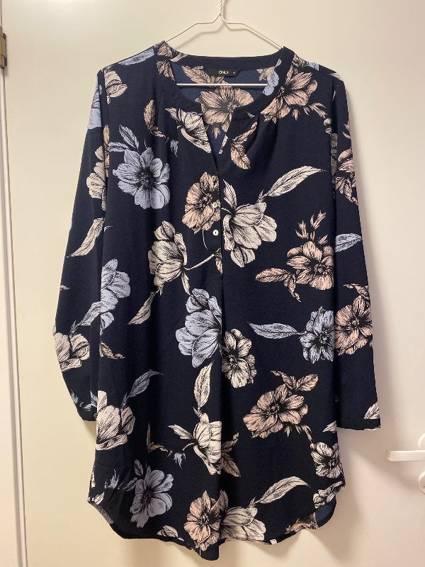 Aðeins munsturkjóll