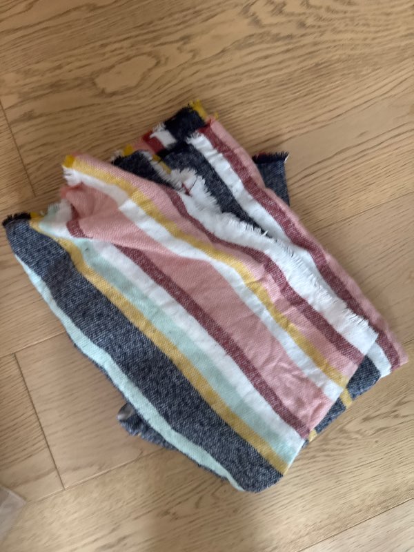 Lindex klútur