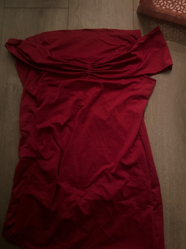 Rauður júník kjóll