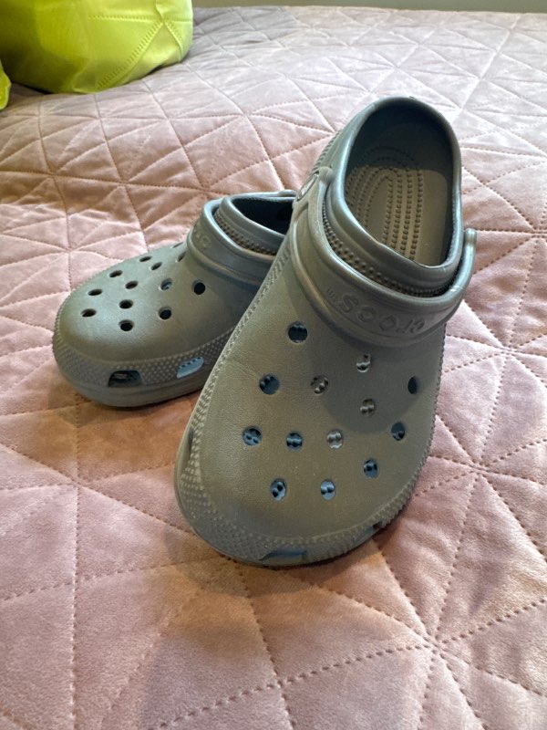 Gráir crocs st 38/39
