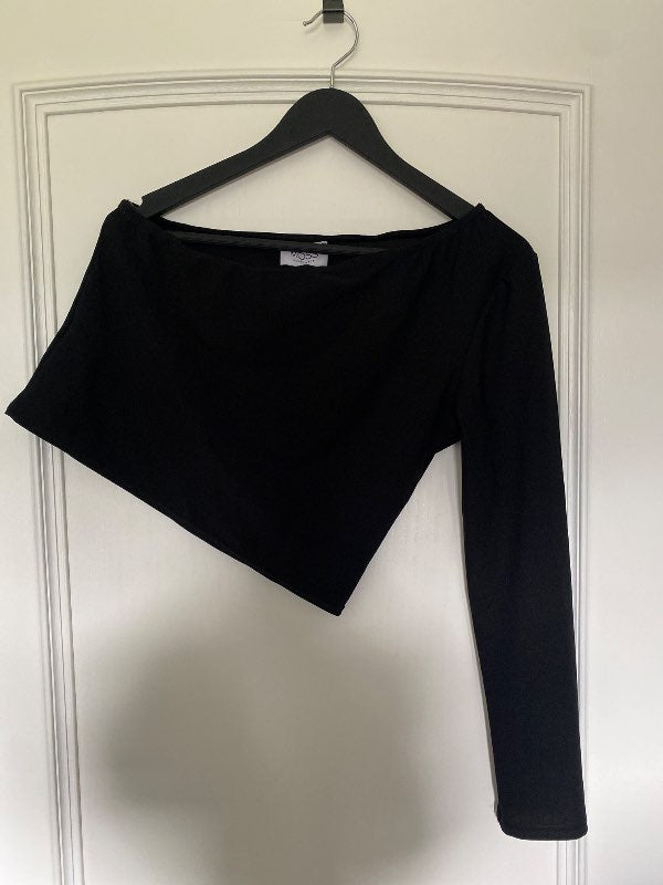 MOSS off shoulder svartir