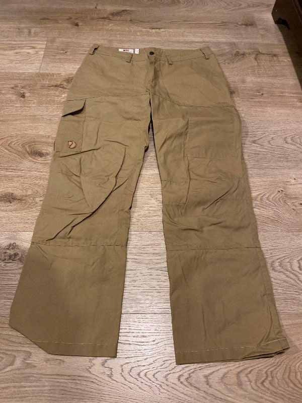 Fjallraven brúnar buxur ónotað