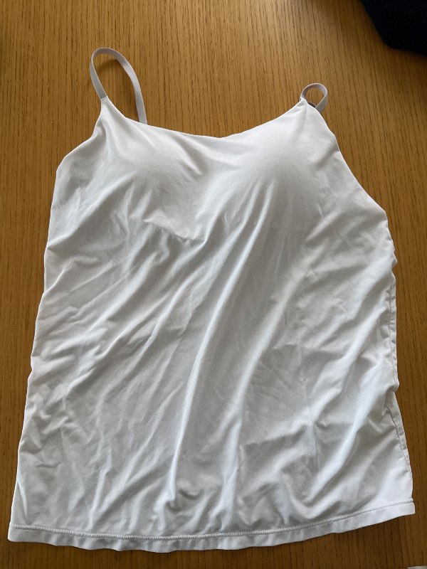 UNIQLO bolur með innbyggðum topp