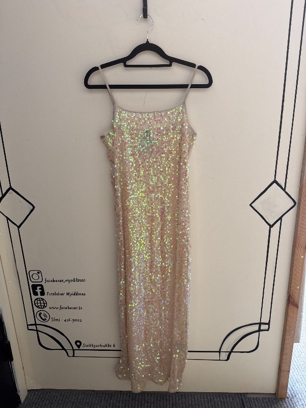 HM hlìra paliettukjòll