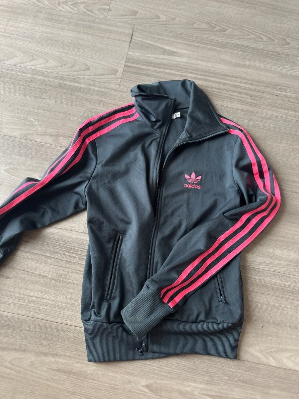 S- adidas peysa