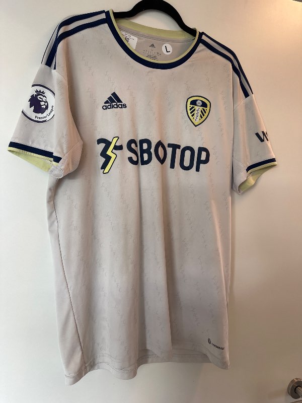 Leeds treyja hvít st.L Gnonto blettir