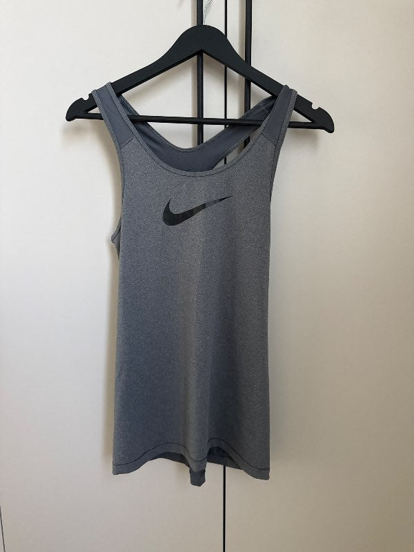 Nike toppur