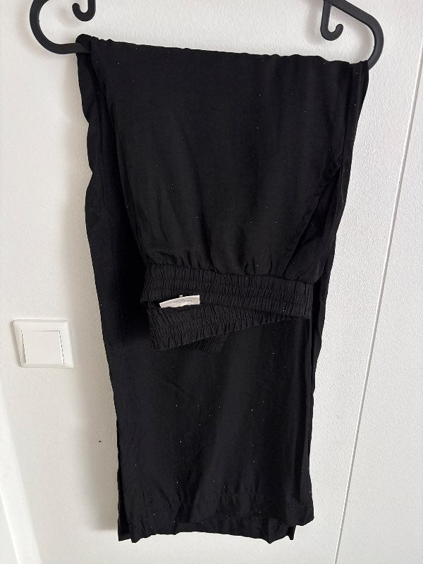 Buxur Freequent svartar/skraut M