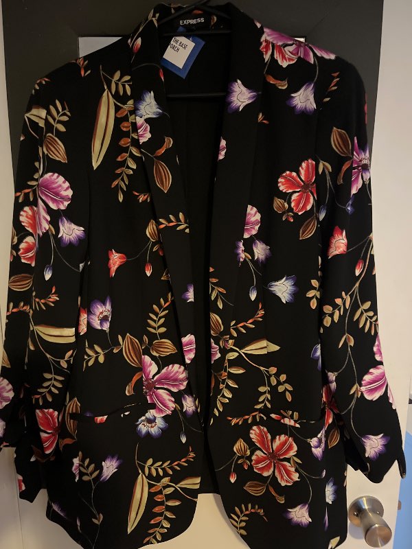 Express rósóttur jakki