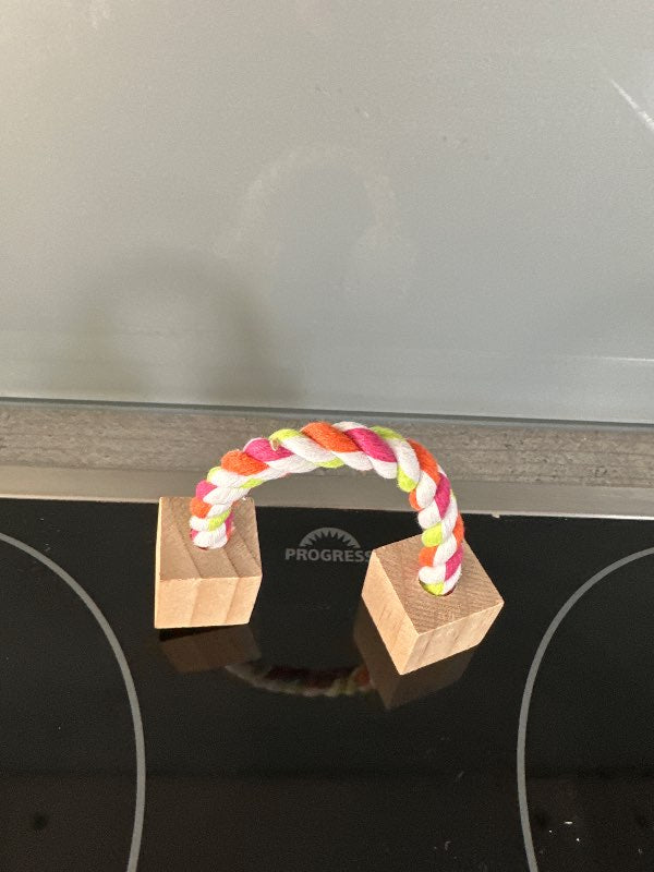 Hamstra kaðall með tré kubbum