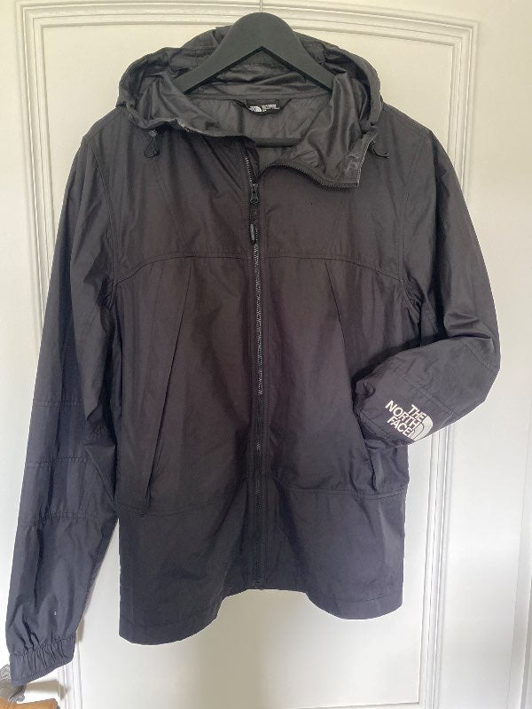 The North Face vindjakki