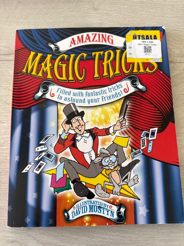 Bók Magic Tricks