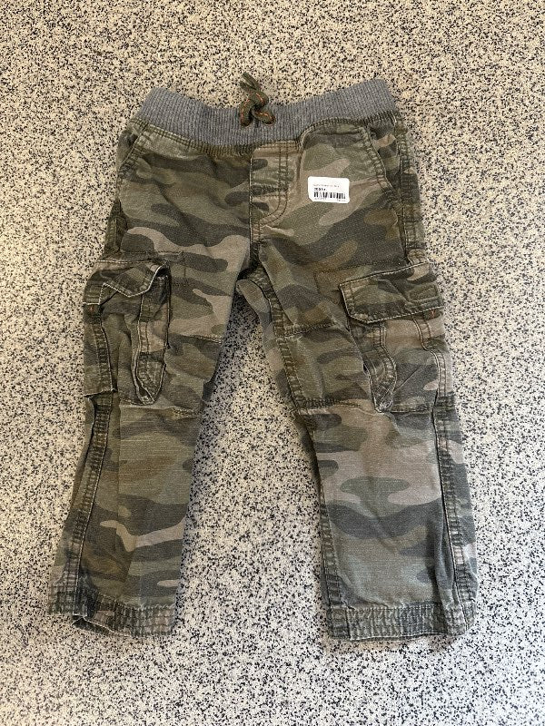 Camo buxur st. 2 ára