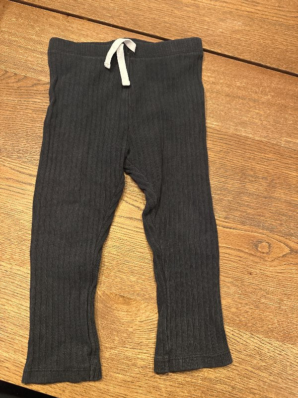 Primark svartar buxur m/hvit reim