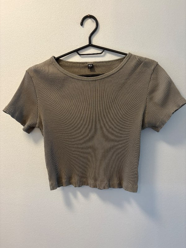 Uniqlo grænn magabolur