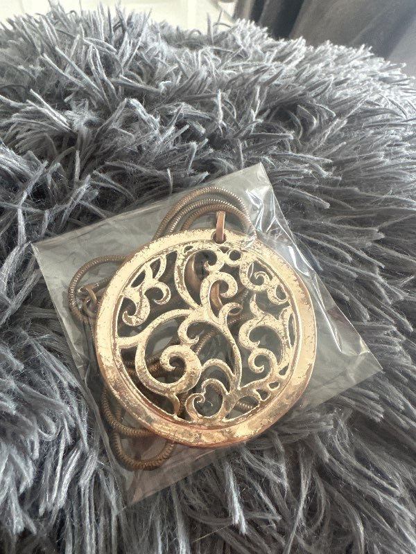 Long necklace ring with decoration inside large