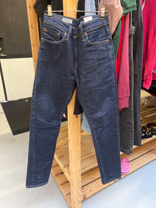 Levis 512