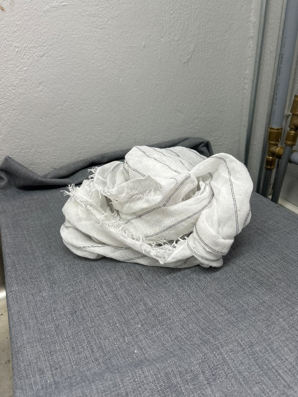 Hvít slæða