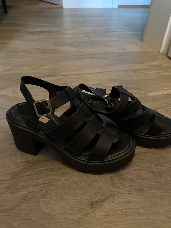 Svartir sandalar