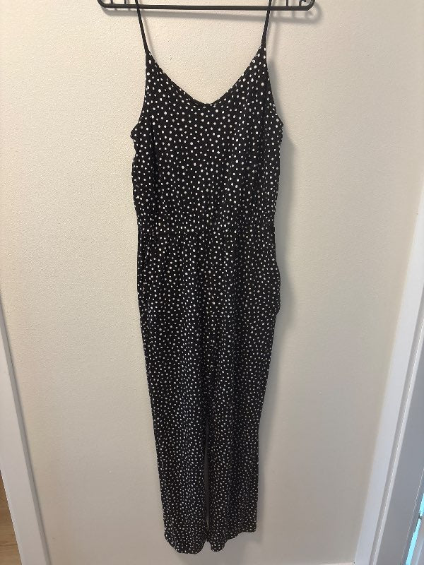 H&M samfestingur - svartur með hvítum doppum