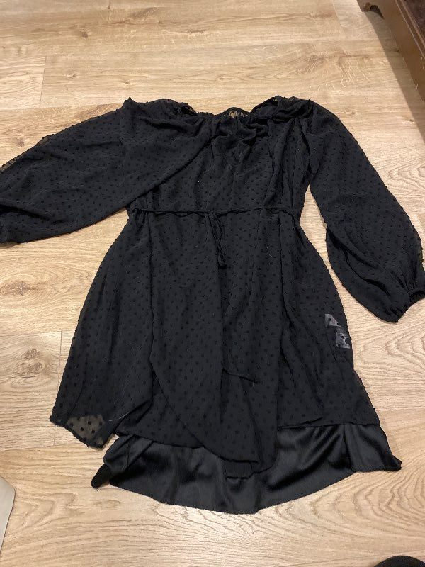 Asos blúndu kjóll ónotað