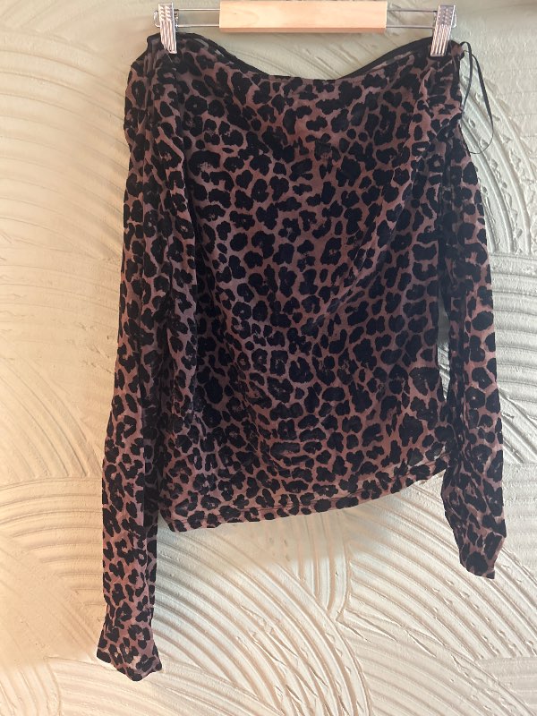 Offshoulder bolur GT