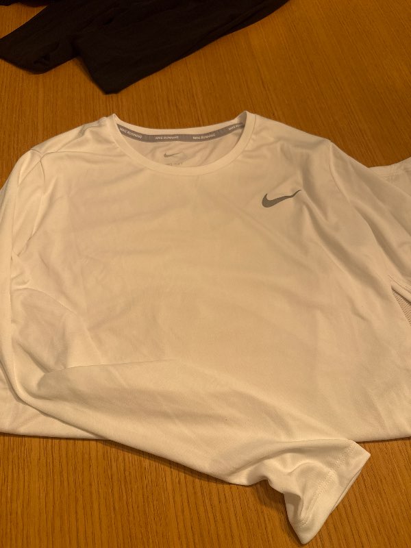 Nike hvít hlaupapeysa