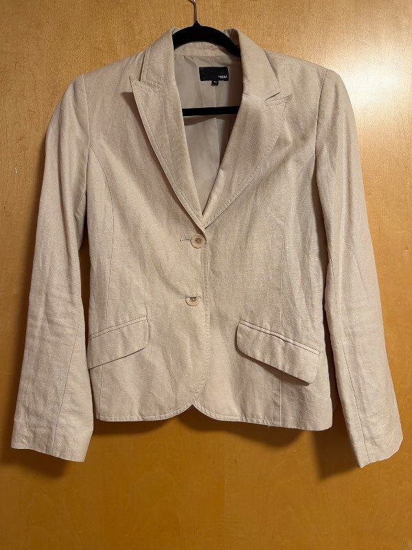 Kremaður blazer með herðapúðum