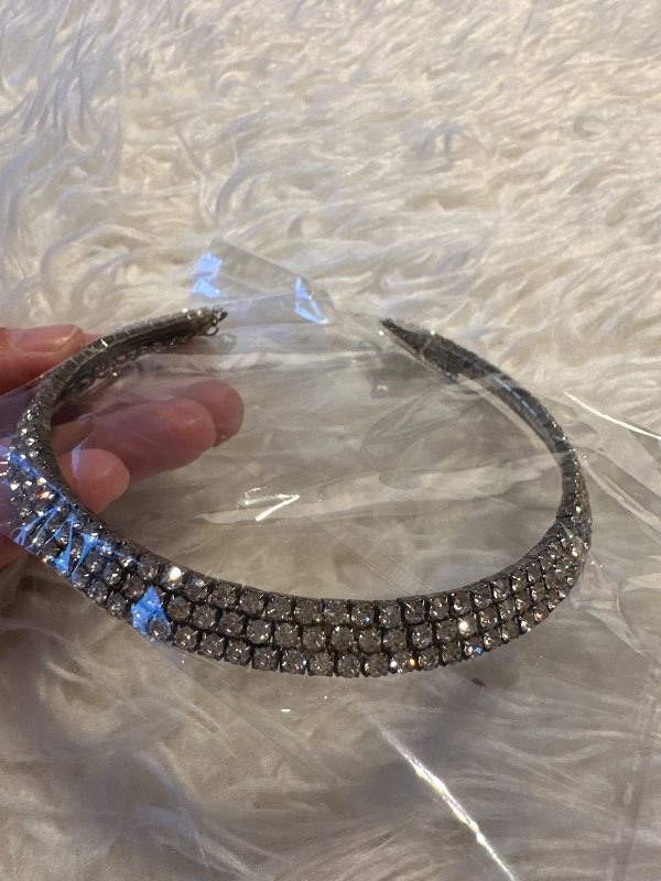 Necklace with multiple stones