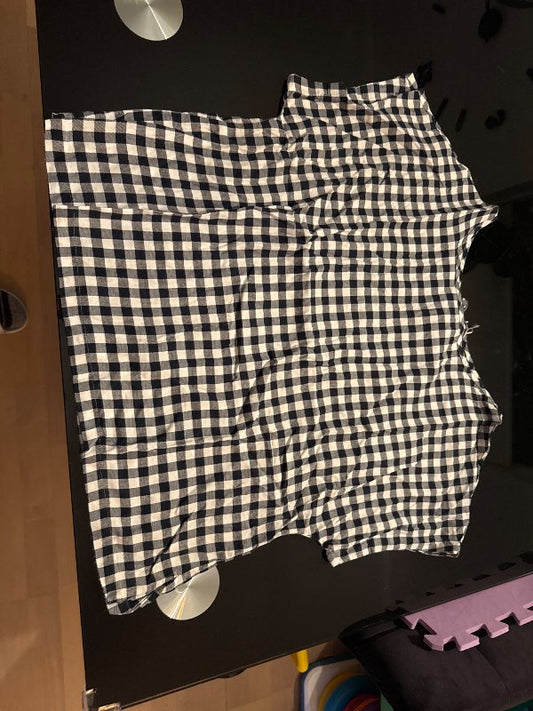 Black white T-shirt