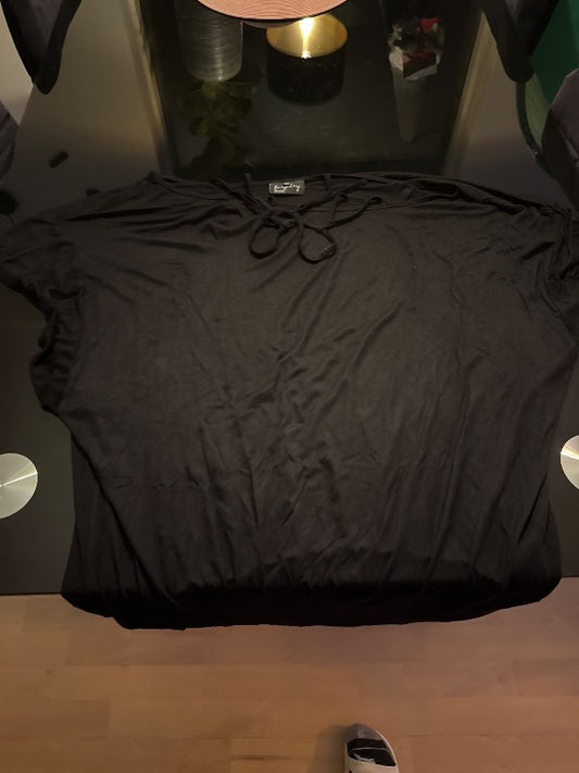 Long black T-shirt
