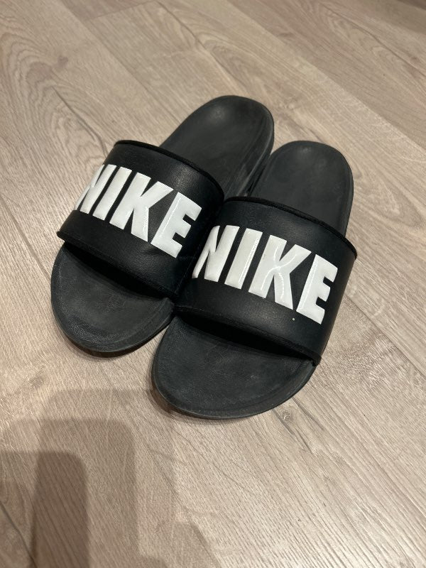 Nike sandalar