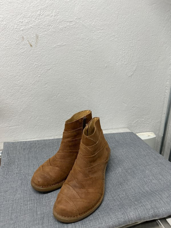 EL Naturalista brúnir skór