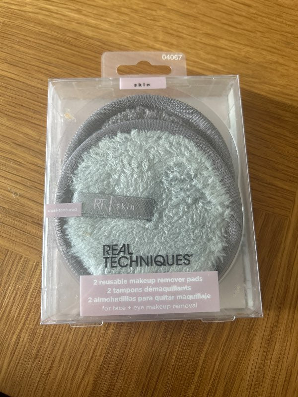 RT makeup remover pads