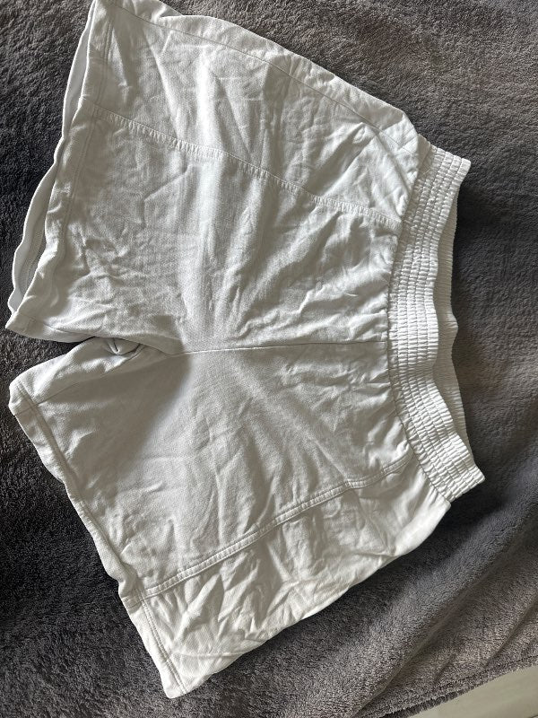 Vera moda stuttbuxur M ljósar 2*notaðar