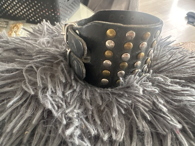 Black spotted unisex bracelet