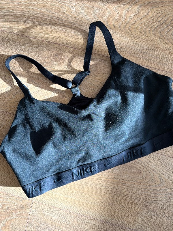 Nike iþróttatoppur