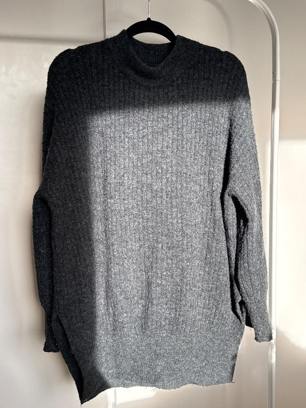 H&M grá síð peysa, OS