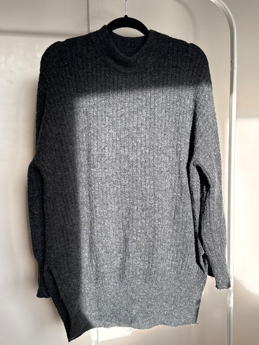 H&M grá síð peysa, OS