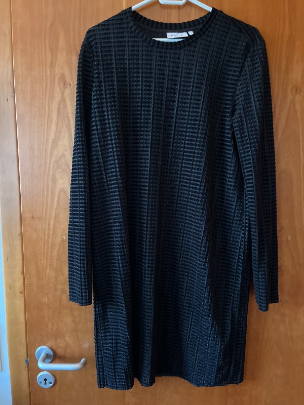 Kjóll svartur Weekday st.M