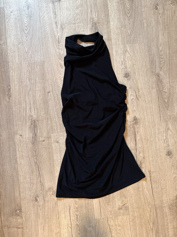 Sukienka Pull and Bear (z odsłoniętymi plecami)