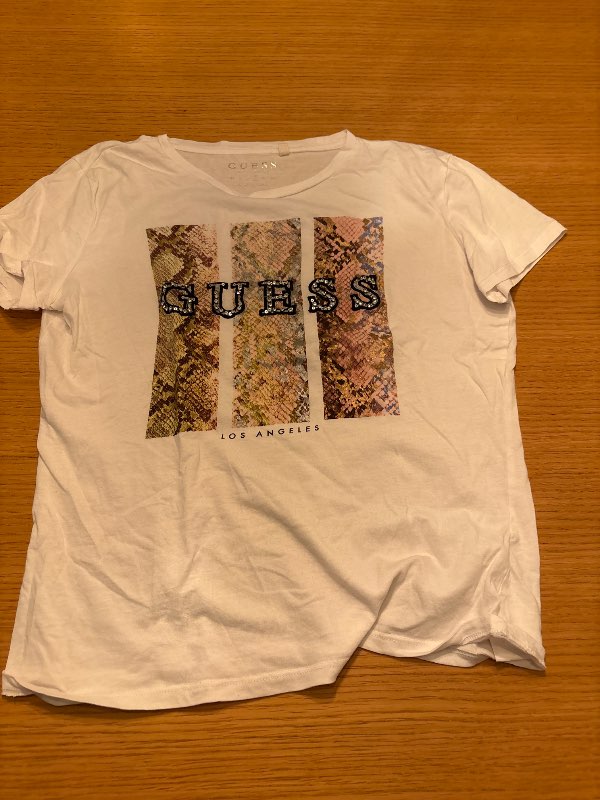 Guess hvítur T-shirt