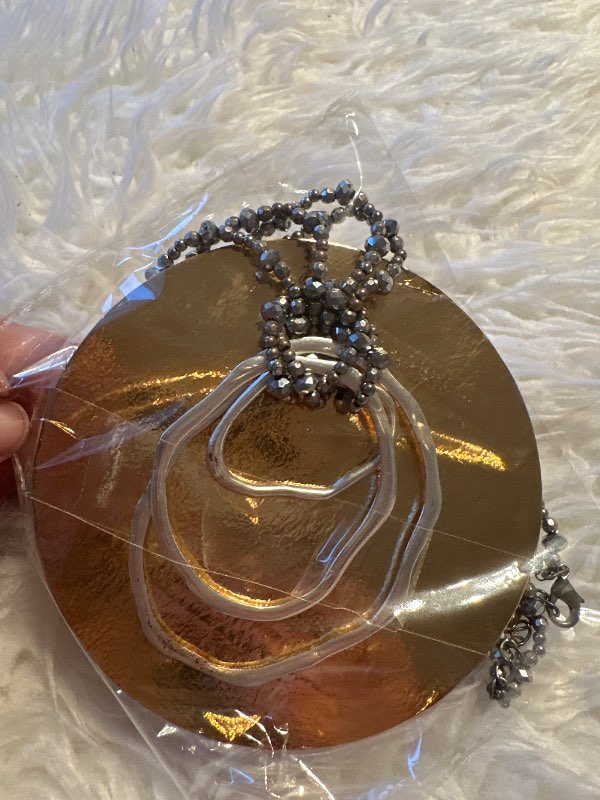 Necklace with pearls and 3 large silver-plated rings