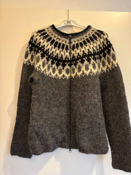 Lopapeysa handprjónuð