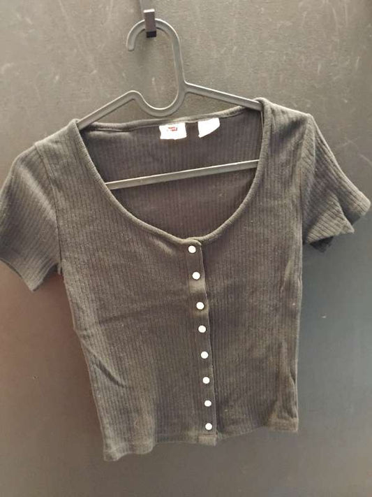 Levis hnepptur stutterma bolur
