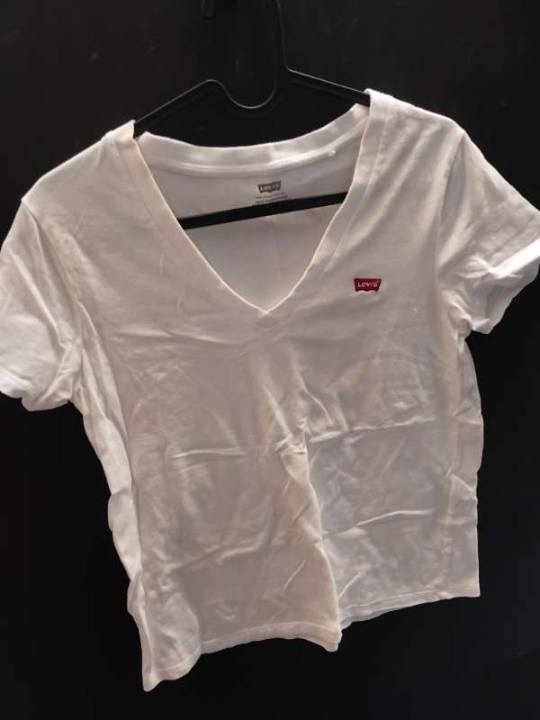 Levis stuttermabolur