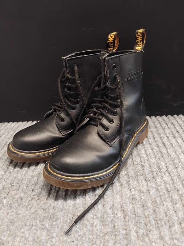 Dr. Martens skór